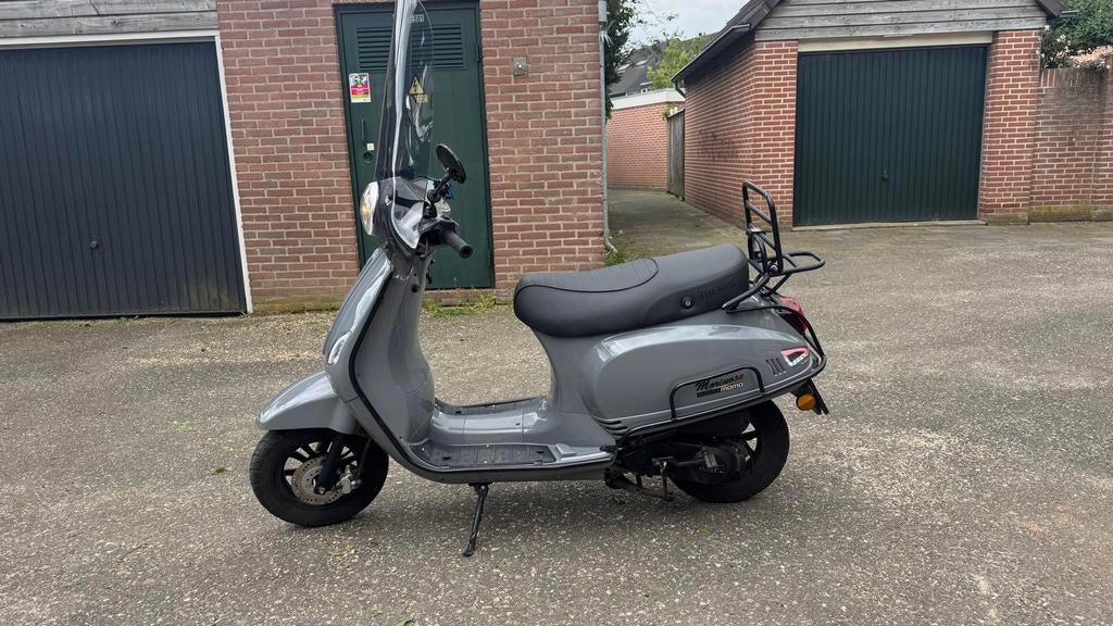 Momo Marino 50 Scooter - Nardo gey, Fietsen en Brommers, Scooters | Overige merken, Gebruikt, Maximaal 45 km/u, Benzine, Ophalen