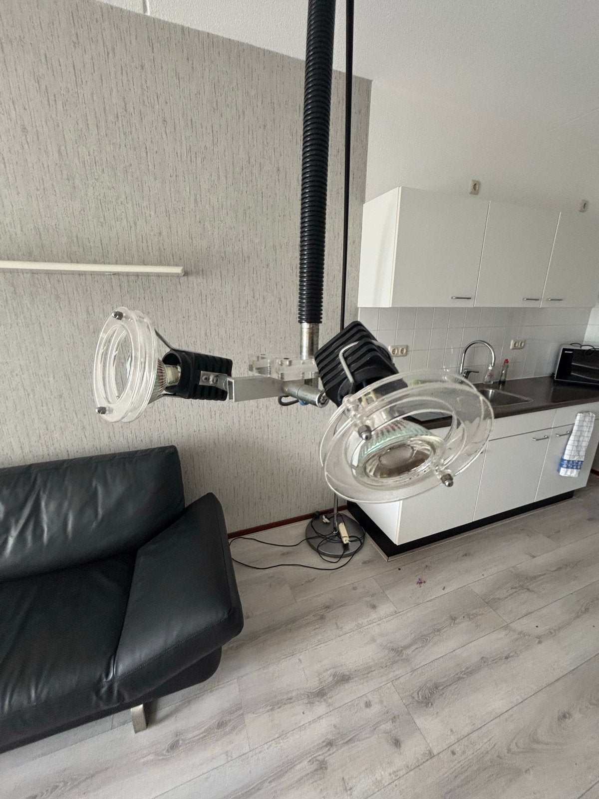 Booglamp met dubbele spot - Modern design, Huis en Inrichting, Lampen | Vloerlampen, Ophalen, Gebruikt, 200 cm of meer, Overige fittingen