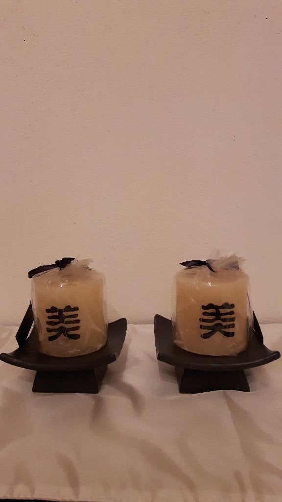 Set van 2 kaarsen met Oosterse opdruk op schaaltje, Ophalen of Verzenden, Crème, Kaars, Was