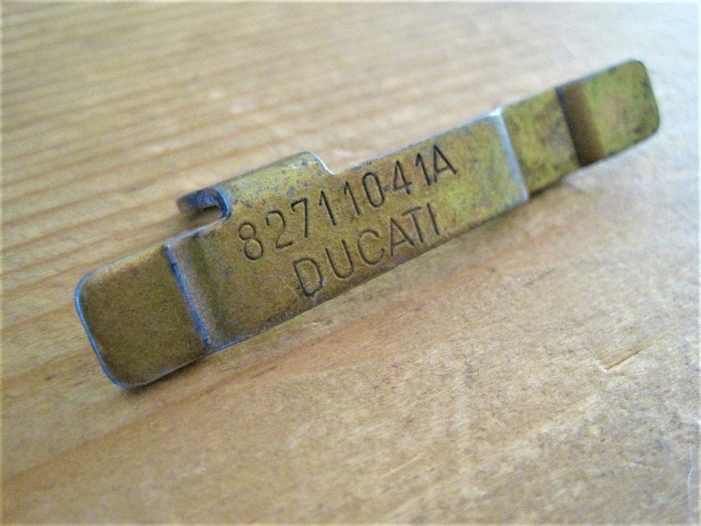 DUCATI Plaatje Houder Monster SS 600 82711041A, Motoren, Ophalen of Verzenden