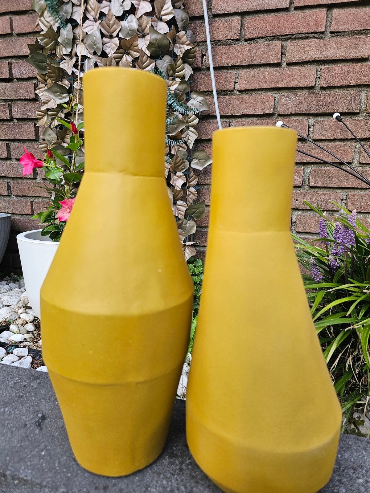 Set van 2 gele vazen -  nieuw, Overige materialen, Geel, 35 cm, Nieuw