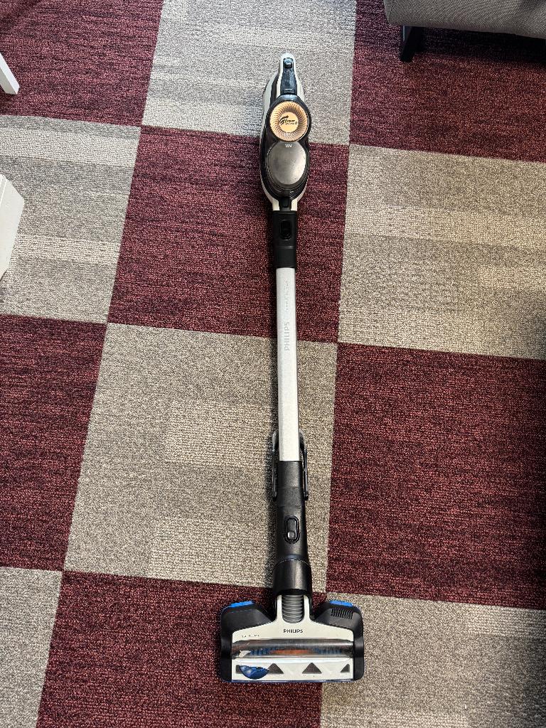 Philips SpeedPro Max FC6812 , voor onderdelen, batterij, Ophalen of Verzenden, Niet werkend, Steelstofzuiger