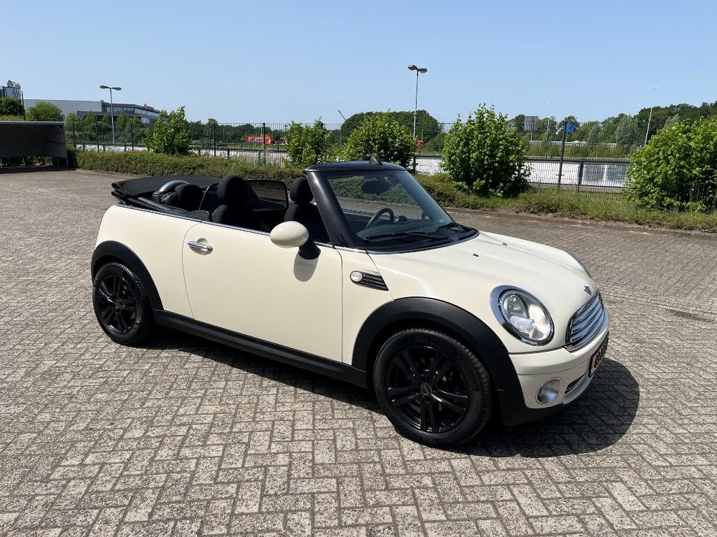 Mini 1.6 ONE Cabrio 2010 Wit, Auto's, Mini, Particulier, One, Airbags, Airconditioning, Automatische klimaatregeling, Boordcomputer