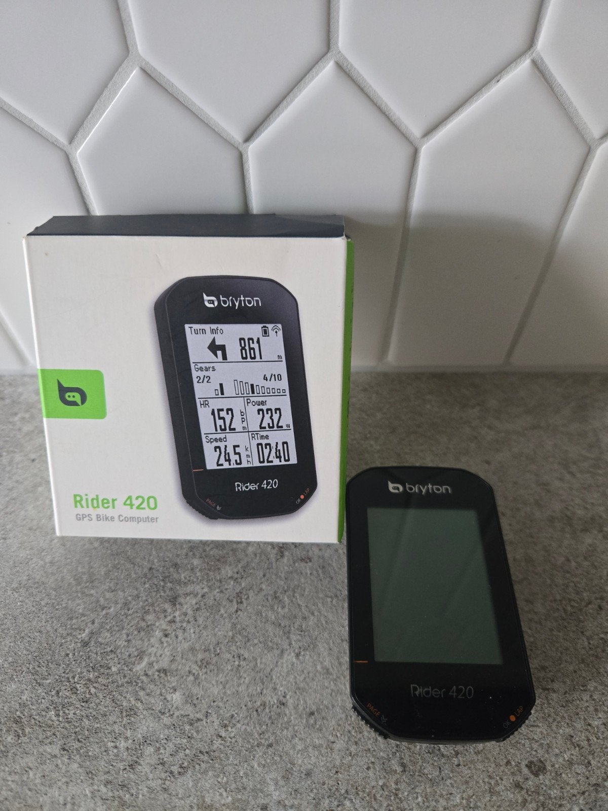 Bryton Rider 420 GPS Fietscomputer inclusief oplaadkabel, Ophalen of Verzenden, Draadloos, Zo goed als nieuw