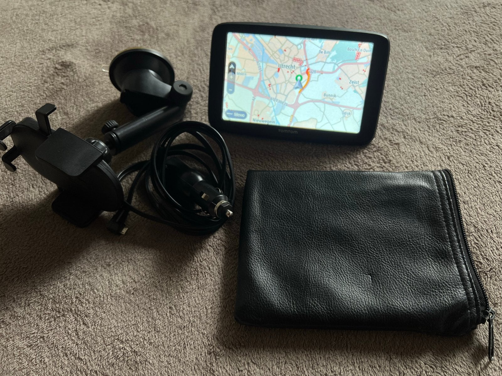 TomTom navigatiesysteem met accessoires, Ophalen of Verzenden, Gebruikt