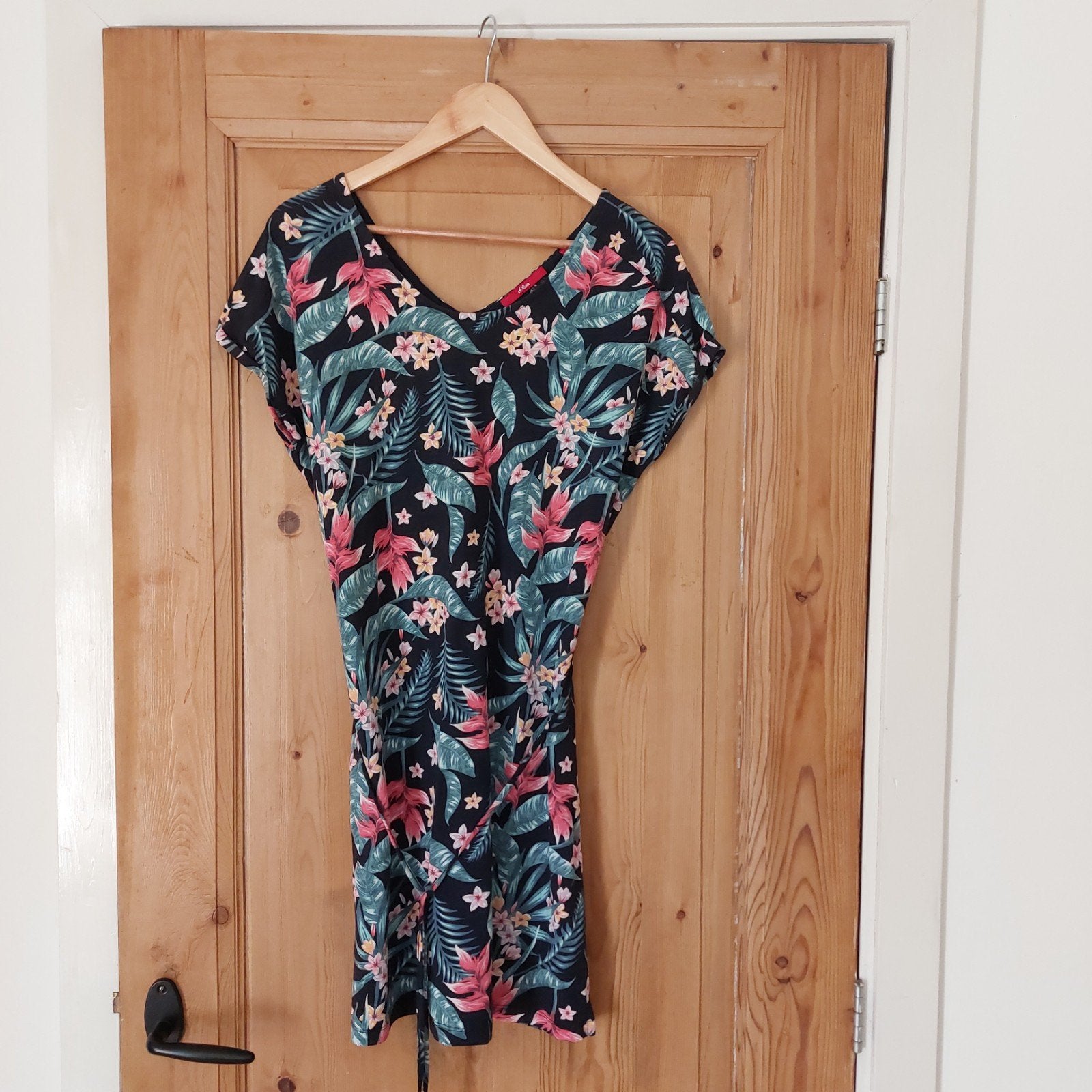 Zomerjurk s.Oliver met tropische print - Maat 38, Kleding | Dames, Maat 38/40 (M), S.Oliver, Gedragen, Meerkleurig