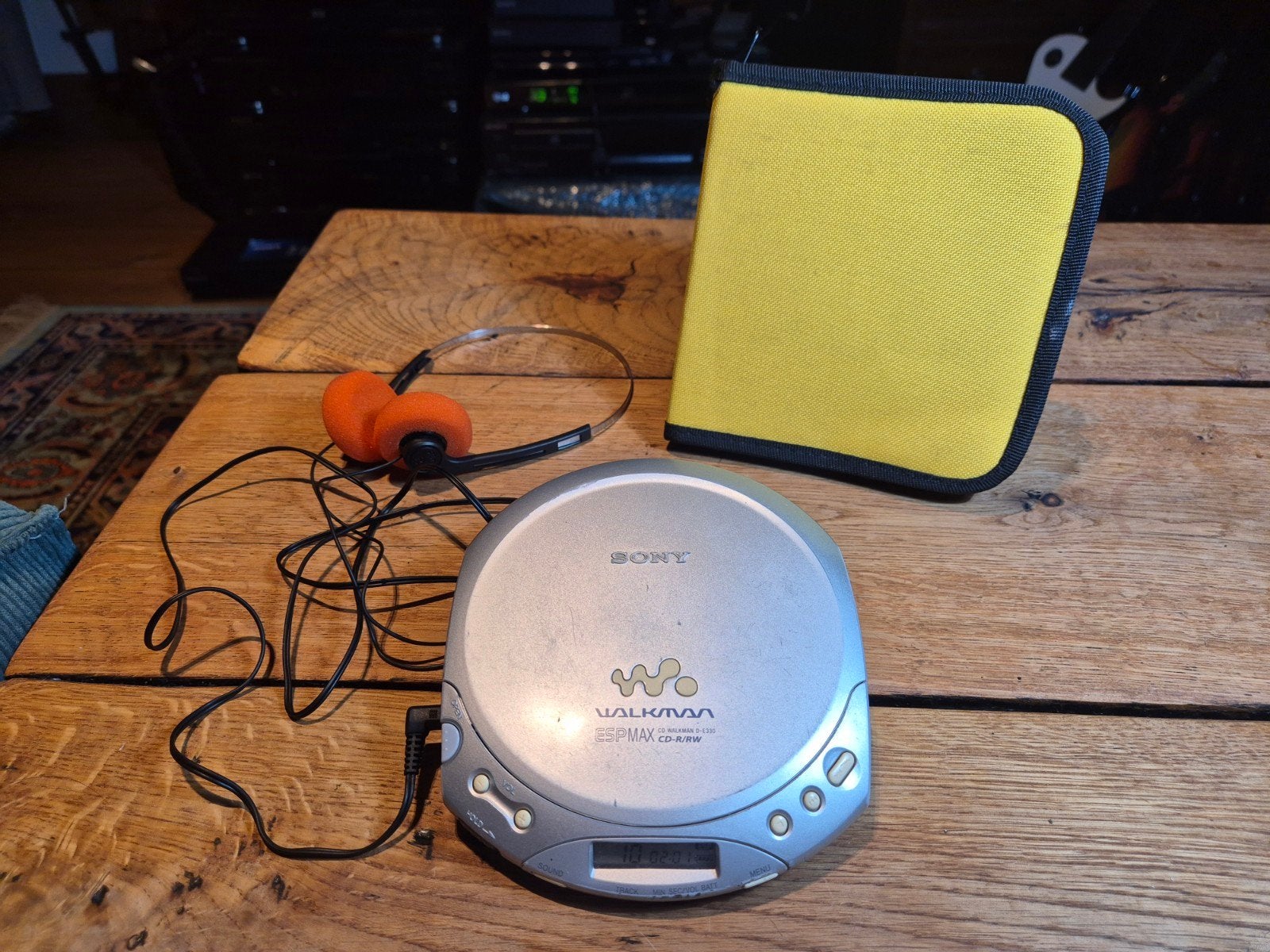 Sony Discman D-E330 - Mechanisch perfect - Fysiek Prima, Ophalen of Verzenden, Gebruikt, Sony, Draagbaar