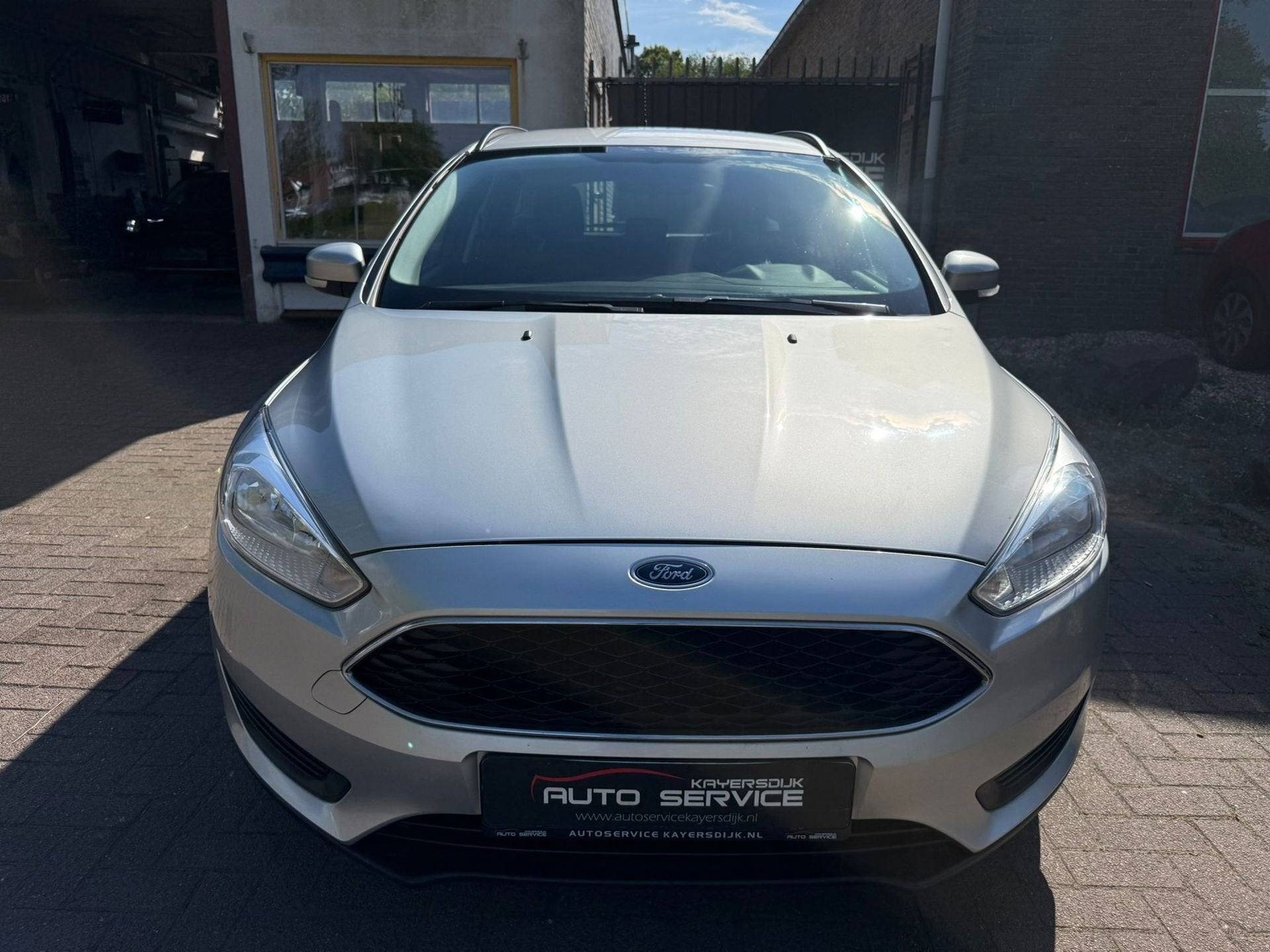 Ford Focus Wagon 1.0 Trend Edition STUURVERW.|STOELVERW.|APK, Gebruikt, Origineel Nederlands, Handgeschakeld, Grijs