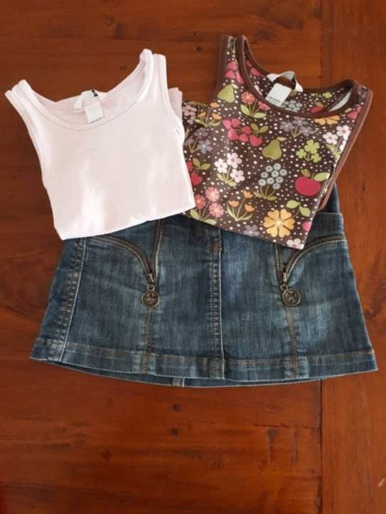 Kledingset maat 110-116, 5 topjes, rok en Retour broek, Kinderen en Baby's, Kinderkleding | Maat 110, Ophalen of Verzenden, Zo goed als nieuw