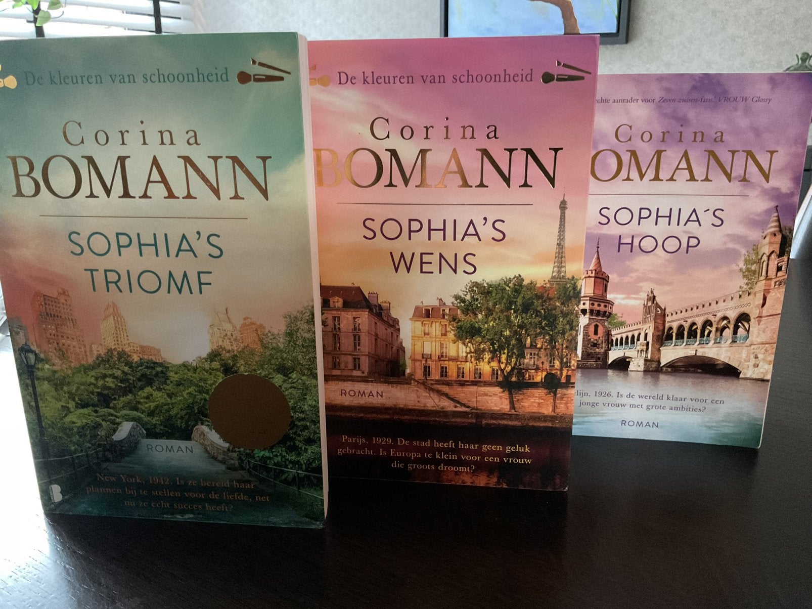 Corina Bomann - De kleuren van schoonheid (3 boeken), Boeken, Romans, Ophalen of Verzenden, Gelezen, Nederland
