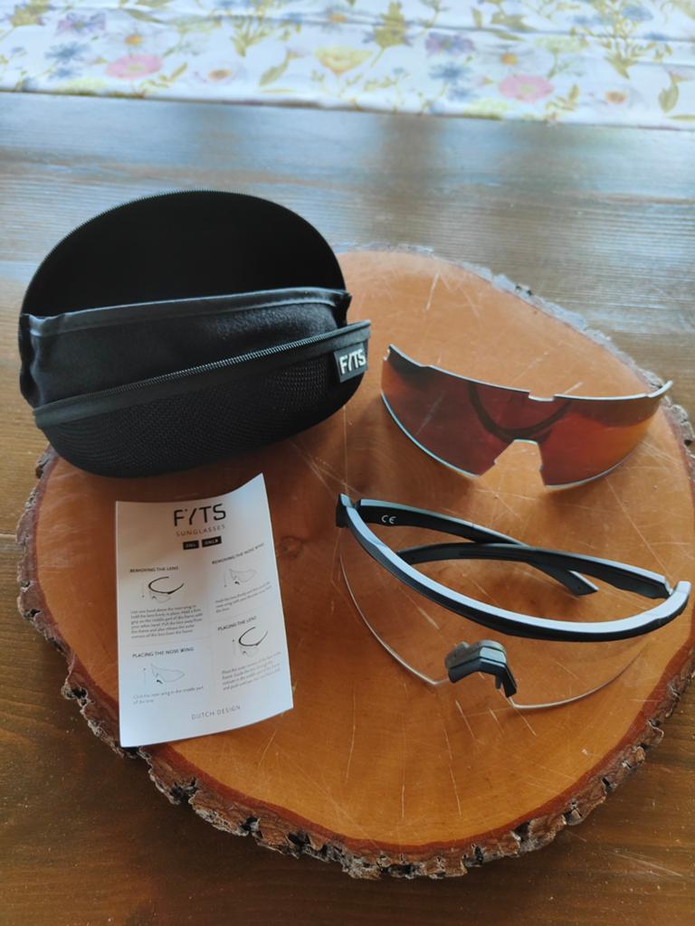 FYTS SNLR fietsbril mat zwart met rode lens, Overige merken, Zonnebril, Zwart, Ophalen of Verzenden