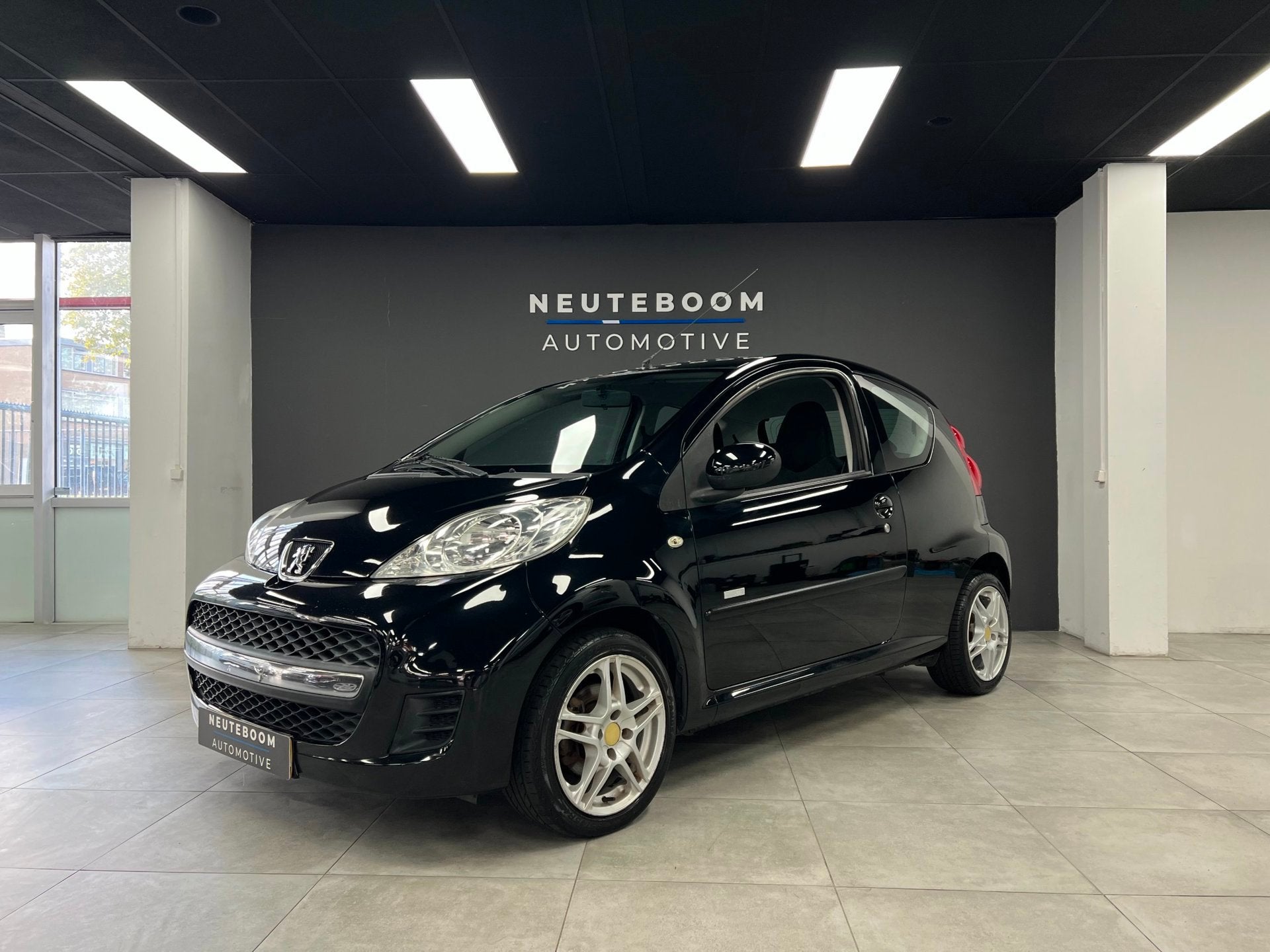 Peugeot 107 1.0-12V Millesim 200 | Eerste eigenaar, Voorwielaandrijving, Euro 5, Stof, Gebruikt