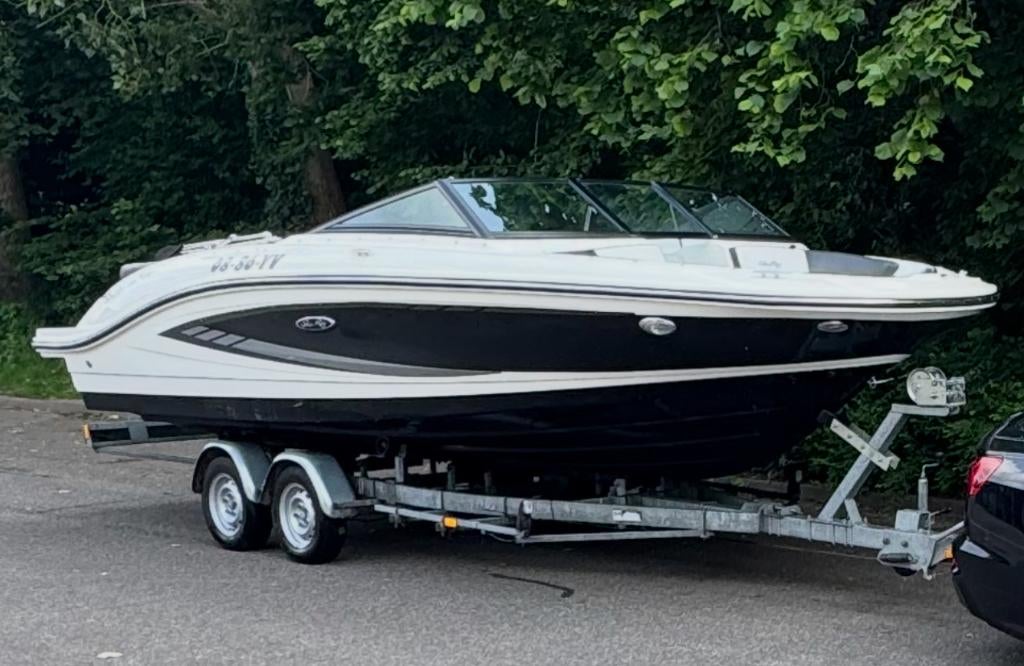 Sea Ray 210SPX 4.5 Mercuiser 250pk V6 + Kalf kantel trailer, Watersport en Boten, Speedboten, Ophalen, Gebruikt, Binnenboordmotor