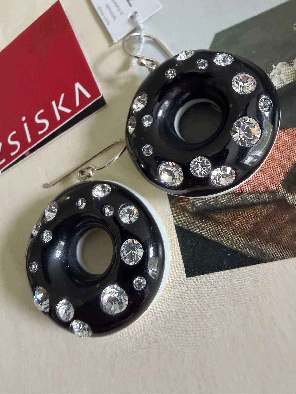 Zsiska Oorbellen met Strass - Zwart/Wit Hangers, Sieraden, Tassen en Uiterlijk, Overige materialen, Hangers, Zwart, Ophalen of Verzenden