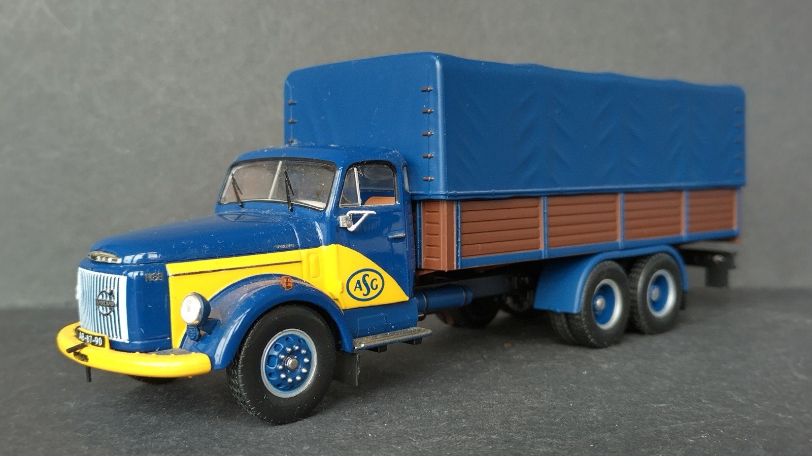 Volvo N88 ASG Spedition 1:43 Altaya Ixo Pol, Overige merken, ., Zo goed als nieuw, Bus of Vrachtwagen