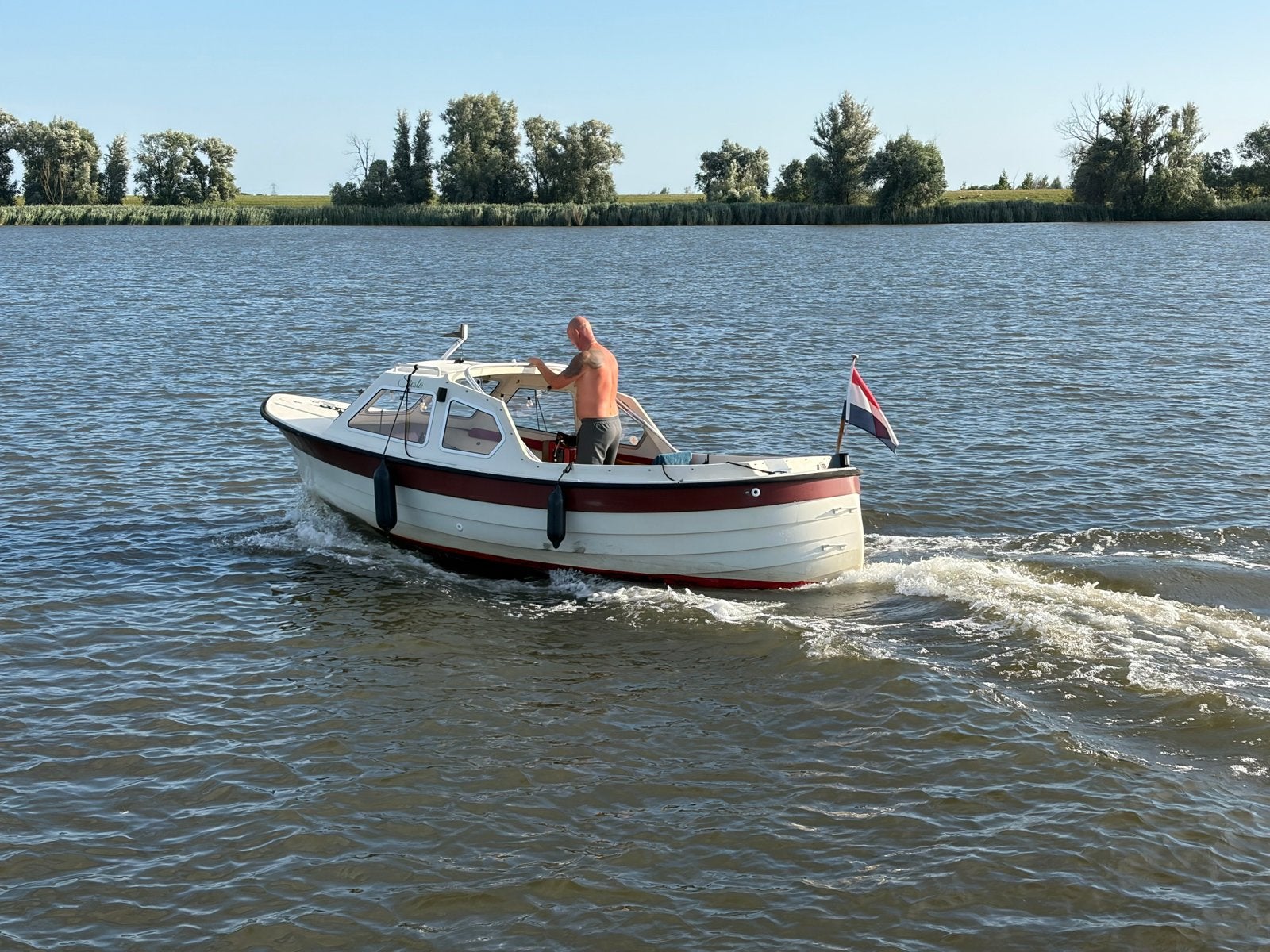 Albin Siesta motorsloep polyester 5,8m, Ophalen, Gebruikt, Afdekzeil, Binnenboordmotor