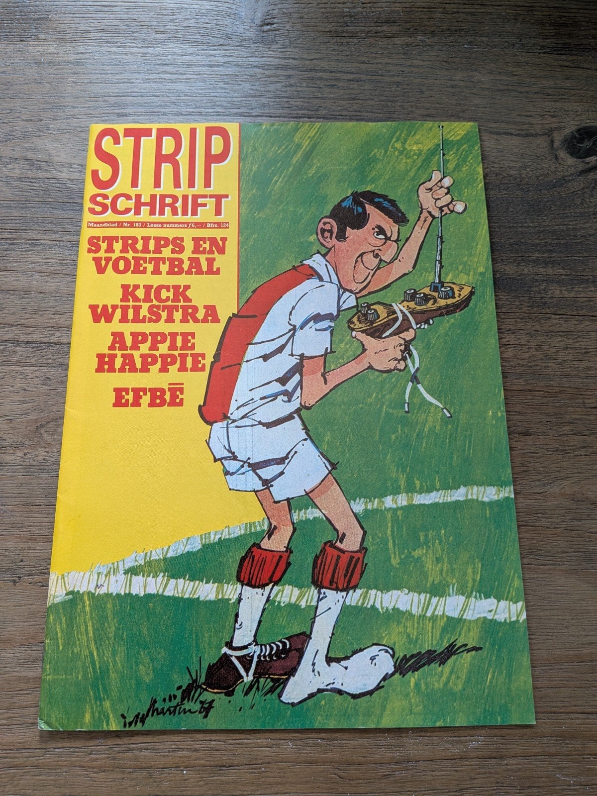 Strip schrift voetbal uit 1984, Eén stripboek, Ophalen of Verzenden, Gelezen