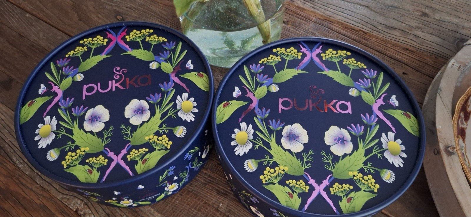 Pukka theedoos rond paars 2 stuks €50,00, Diversen, Ophalen of Verzenden