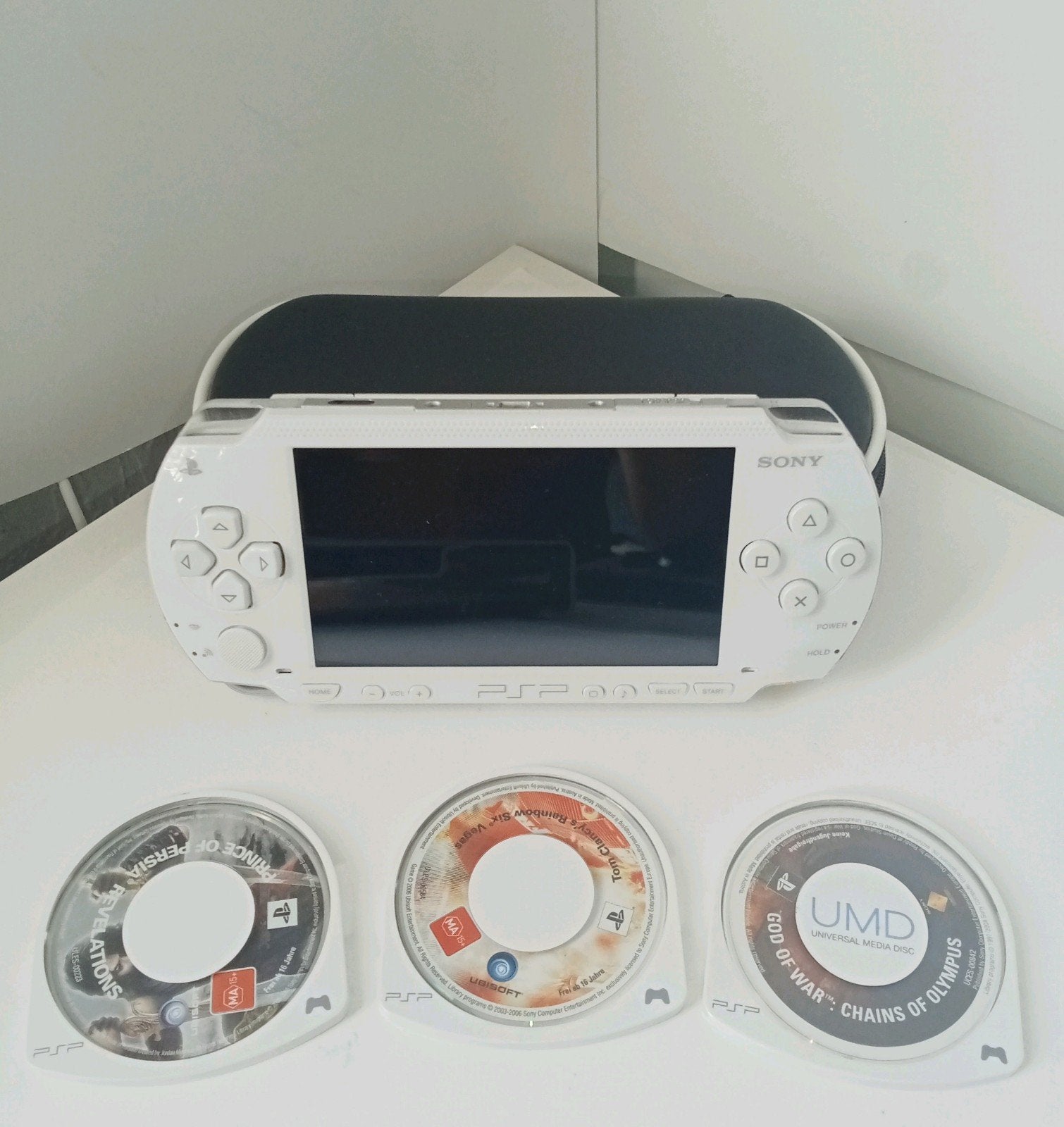 psp wit 1004, Spelcomputers en Games, Met games, Wit, Ophalen of Verzenden, Zo goed als nieuw