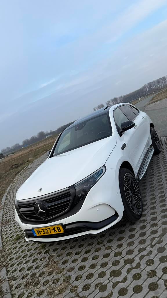 Mercedes-Benz EQC 400 4MATIC AMG SOH 97%, 1800 kg, Zwart, 80 kWh, Wit
