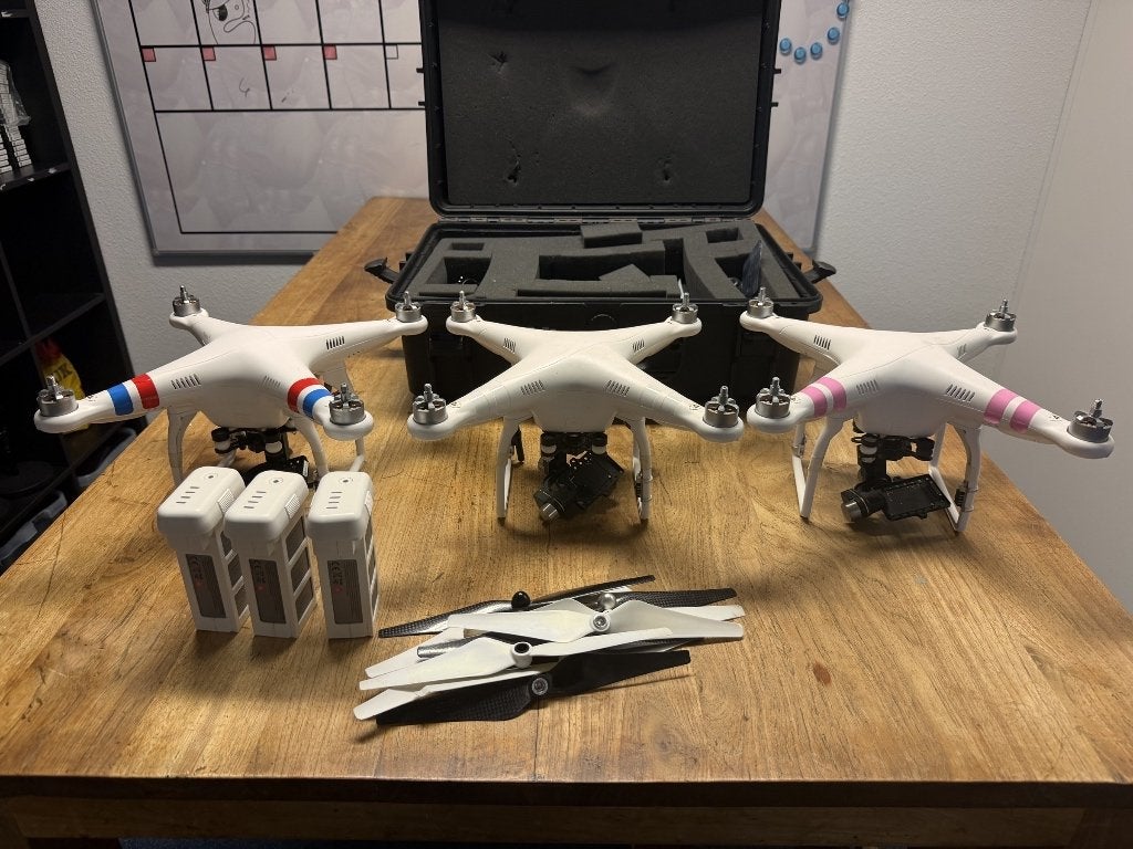 3x DJI Phantom 2 + H3-3D + GoPro Hero 3+ Black + koffer, 250 tot 900 gram, Gebruikt, Cameradrone, 1 tot 5 kilometer