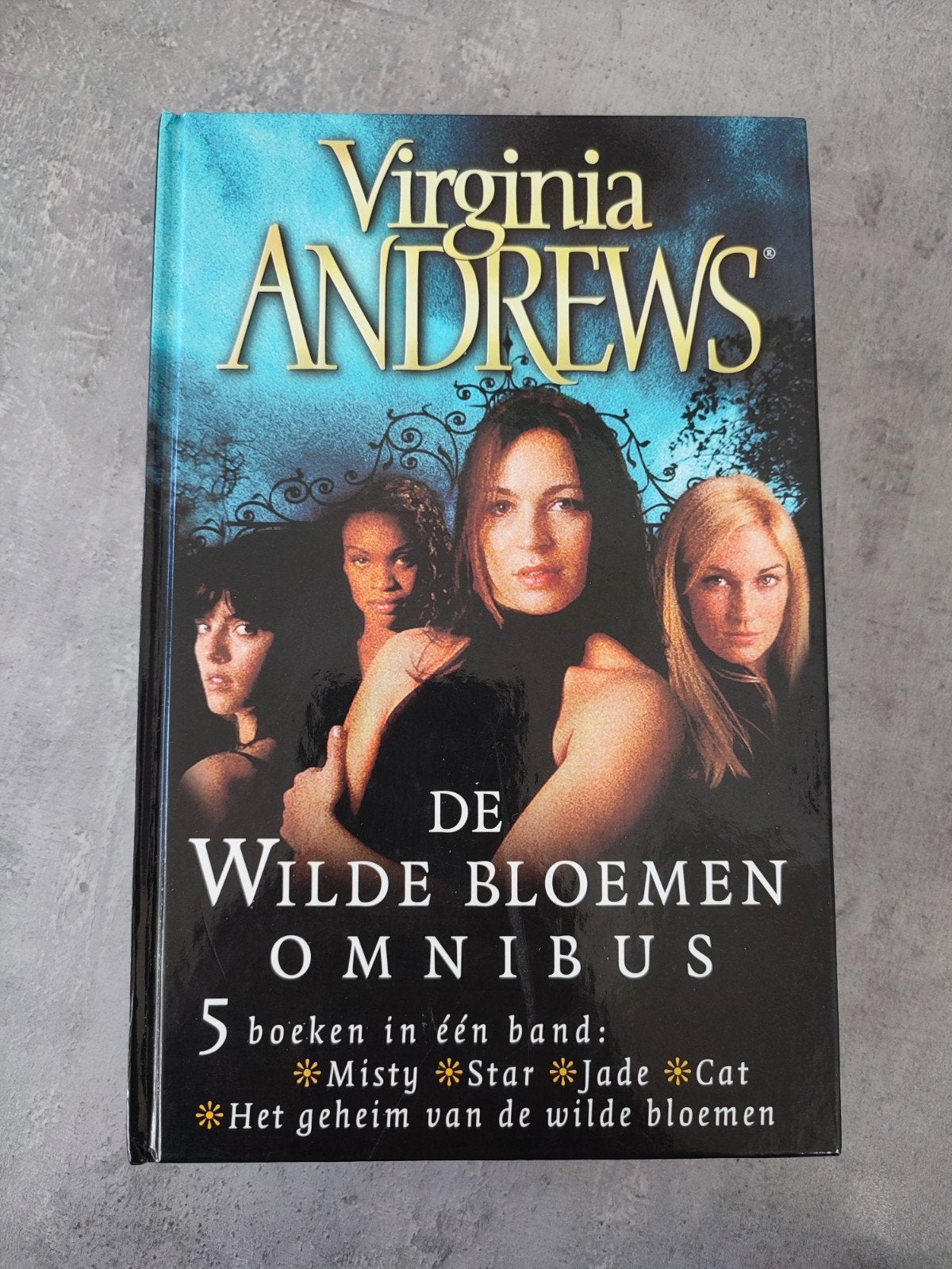 Virginia Andrews - De Wilde Bloemen Omnibus, Ophalen of Verzenden, Zo goed als nieuw, Virginia Andrews, Nederland