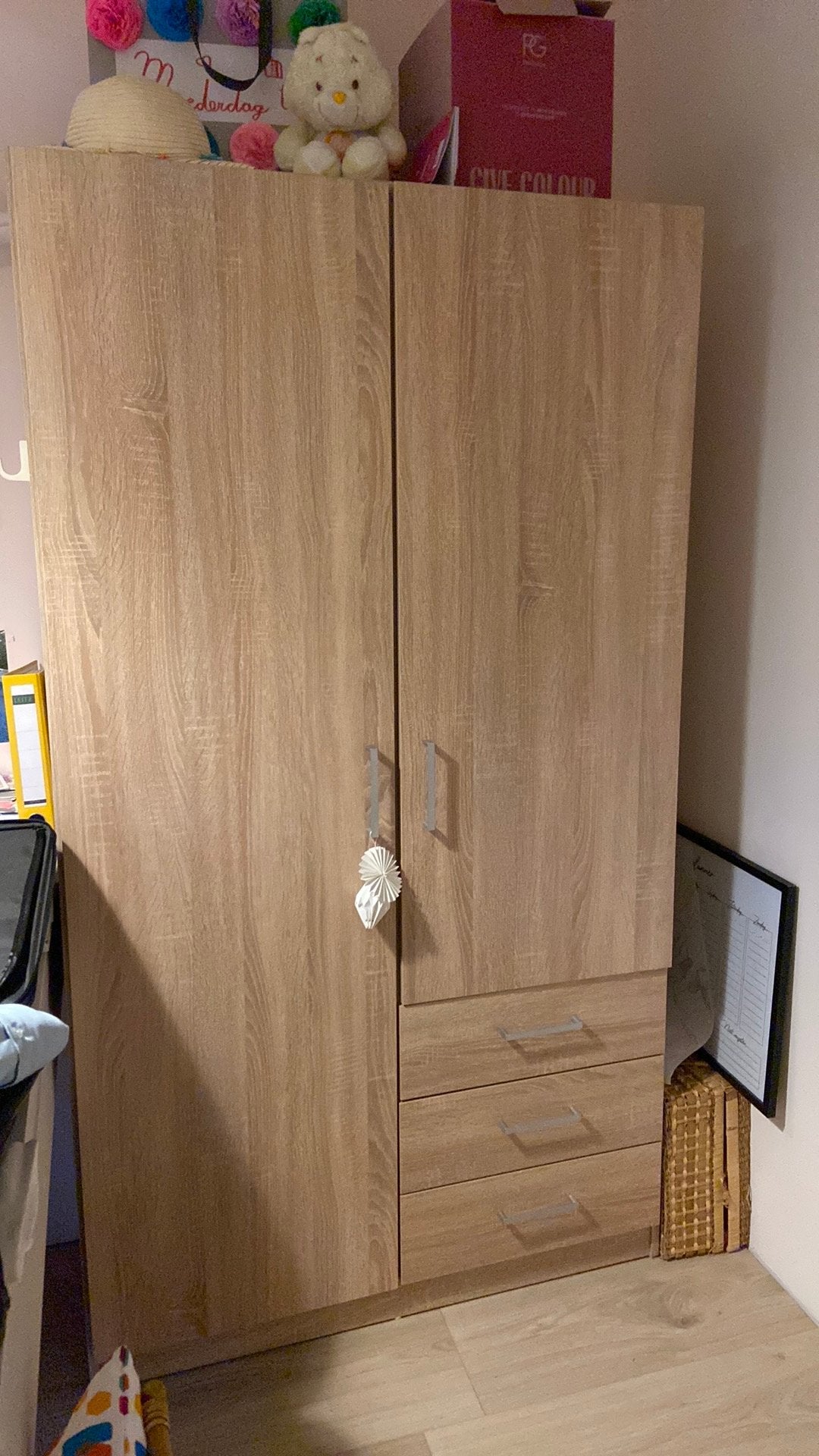 Mooie kledingkast (nieuw 2025), Huis en Inrichting, Kasten | Kledingkasten, Ophalen, Zo goed als nieuw, 50 tot 75 cm, 150 tot 200 cm