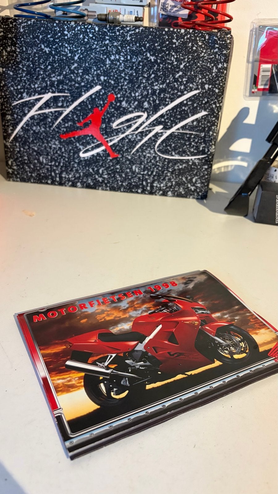 Motorfietsen 1998 Catalogus - Honda, Motoren, Ophalen of Verzenden, Honda