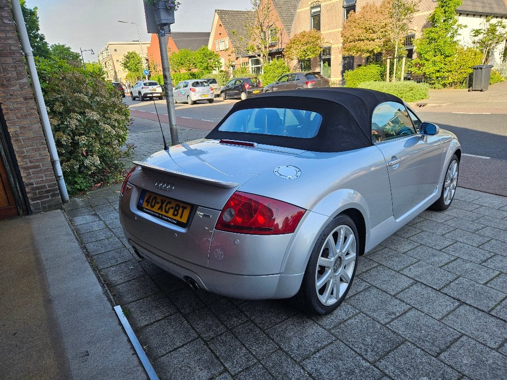 Audi TT Roadster 1.8 5V Turbo Quattro 225 PK 2000 Grijs, foto 9