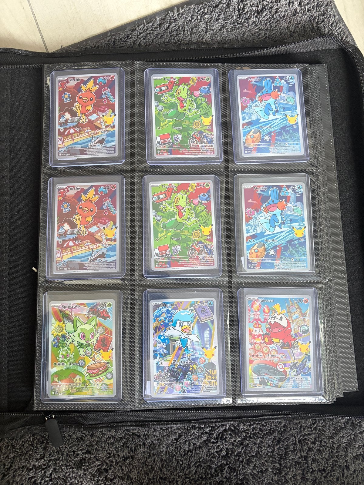 Grote collectie Pokémon kaarten in map, Ophalen of Verzenden, Zo goed als nieuw, Meerdere kaarten, Foil