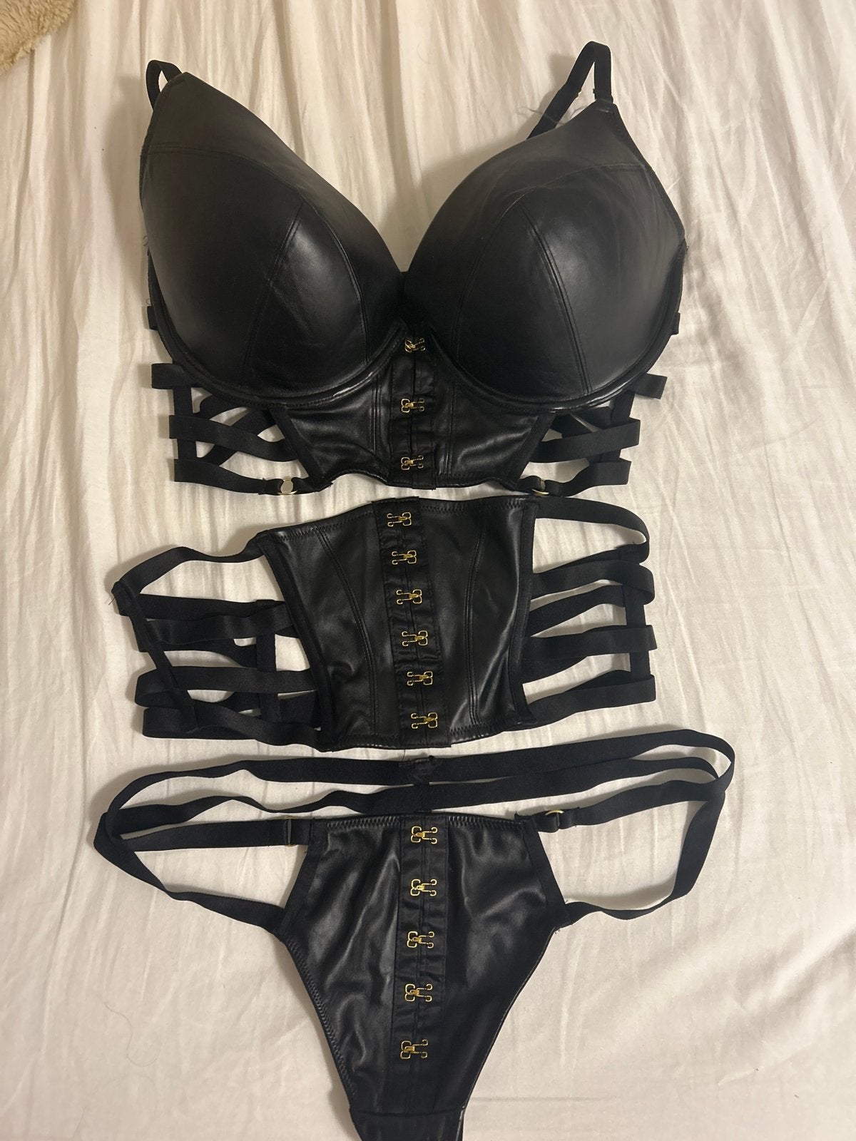 Zwart Leren Lingerie Setje - BH, Korset & String, Ophalen of Verzenden, Zwart, Setje