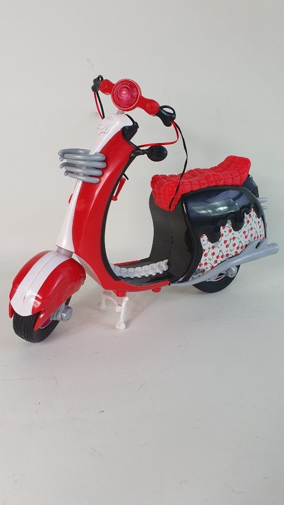 Monster High Scooter van Ghoulia Yelps. S34, Tweedehands verkoop, Tweedehands verkoop, Gebruikt, Ophalen of Verzenden