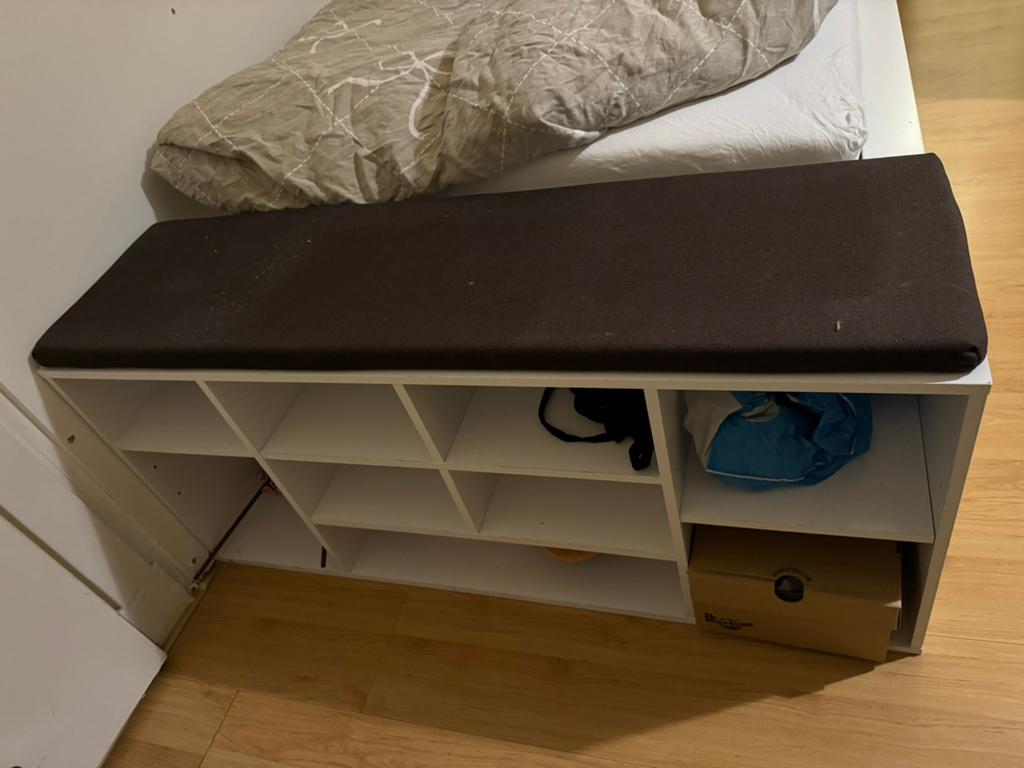 Witte schoenenkast met een bruin zitbankje, Ophalen, Zo goed als nieuw