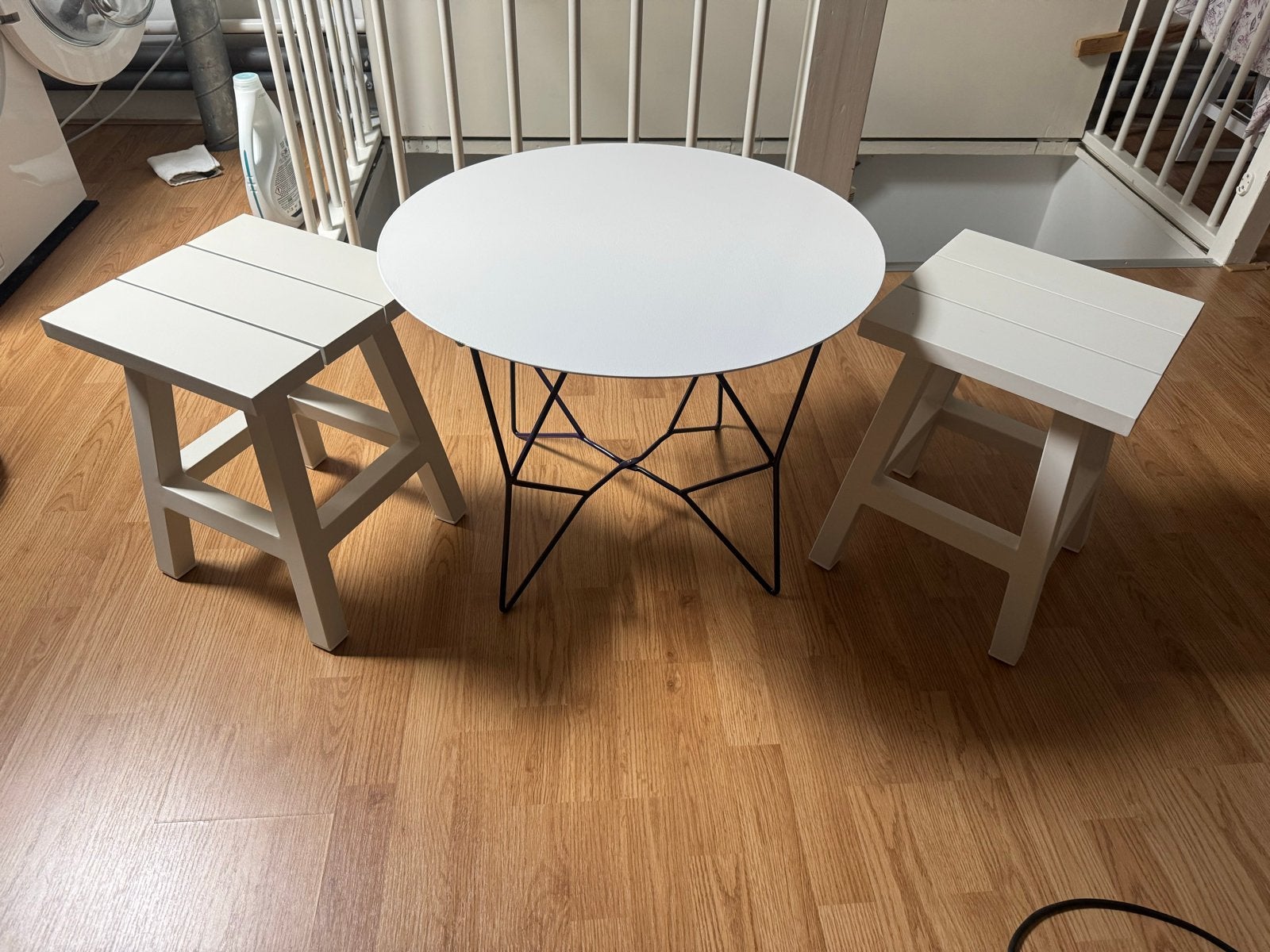 Tafel met twee stoelen, Ophalen, Gebruikt, Rond, Tot twee personen