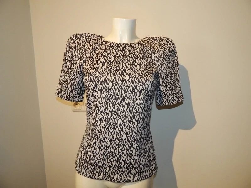 Elisabetta Franchi stylvolle top power shoulders It 42