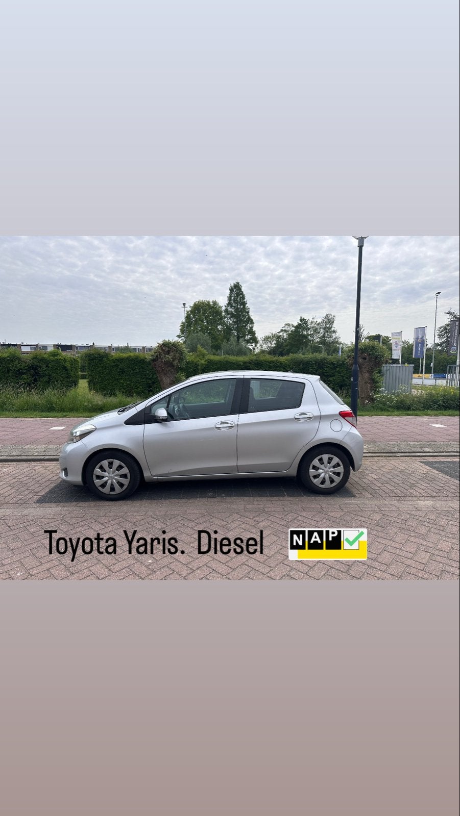 Toyota Yaris Diesel 1.4D-4D-F 5-DRS DieseL 2013 grijs, Auto's, Voorwielaandrijving, 4 cilinders, 96 €/maand, Origineel Nederlands