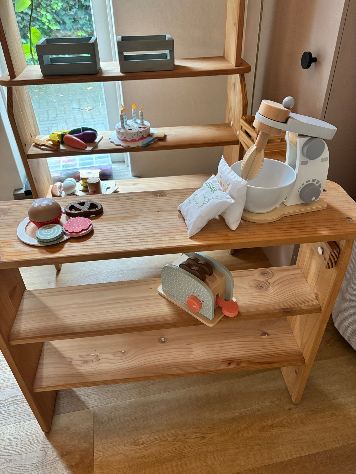 Houten Speelgoed Keuken/winkel met Accessoires, Kinderen en Baby's, Ophalen, Zo goed als nieuw, Meubelstuk of Keukentje