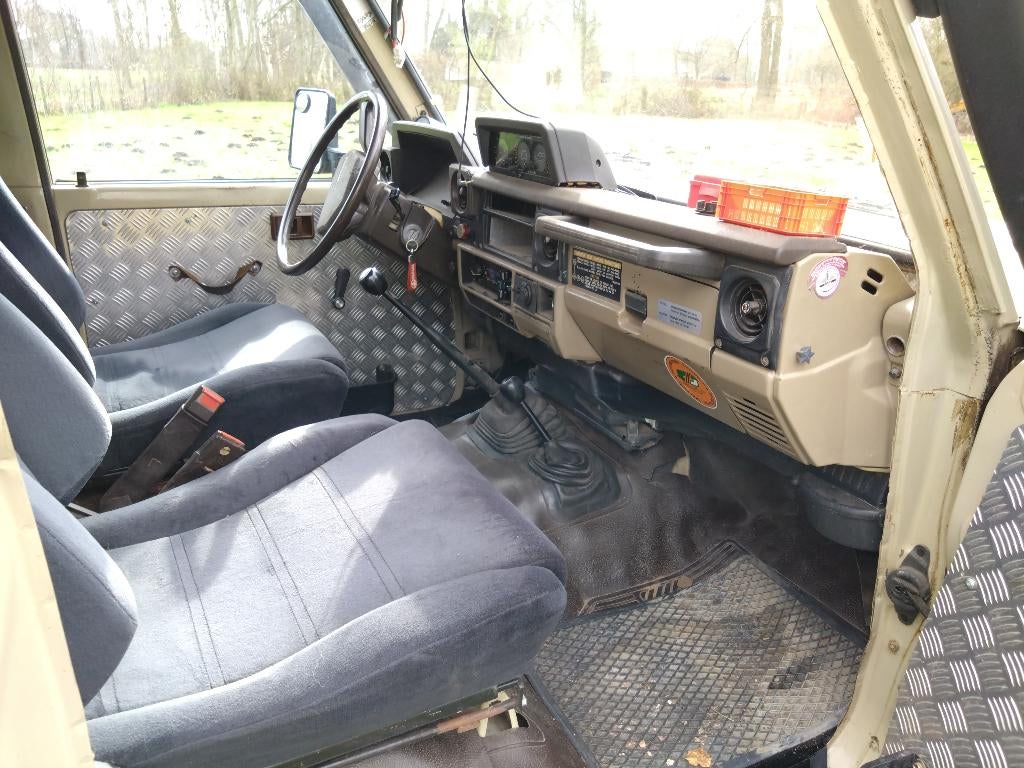 Toyota Land Cruiser BJ75 Camper – 1986 Oldtimer, foto 9