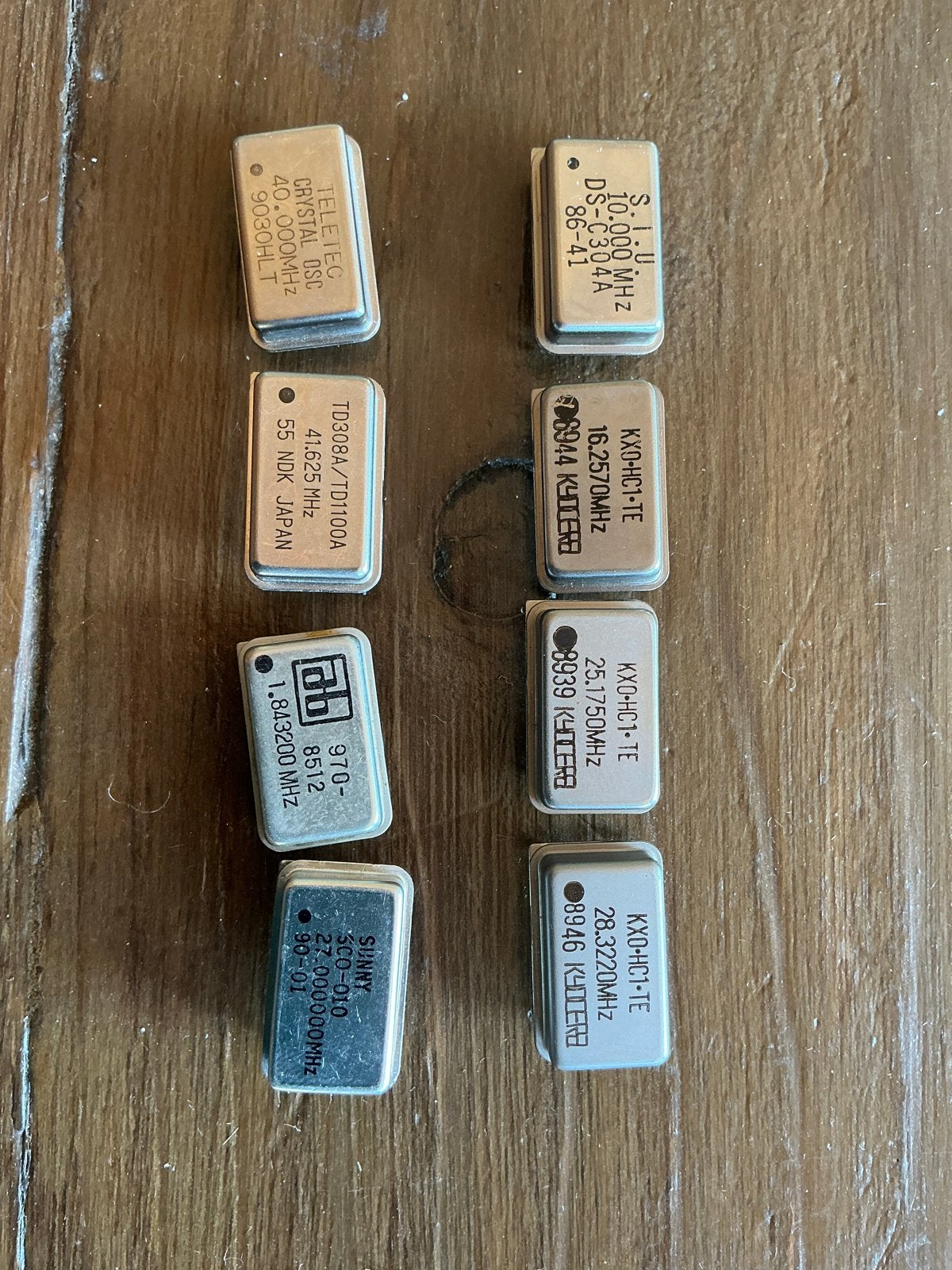 Vintage Actieve Kristaloscillatoren - Diverse Frequenties, Ophalen of Verzenden, Zo goed als nieuw