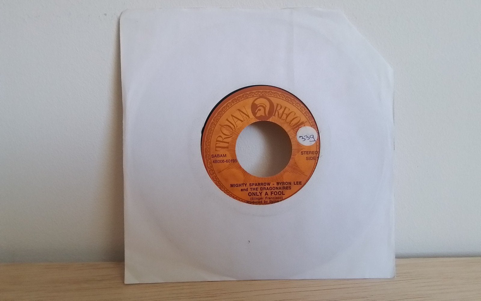 Mighty Sparrow & Byron Lee and the dragonaires - only a fool, Ophalen of Verzenden