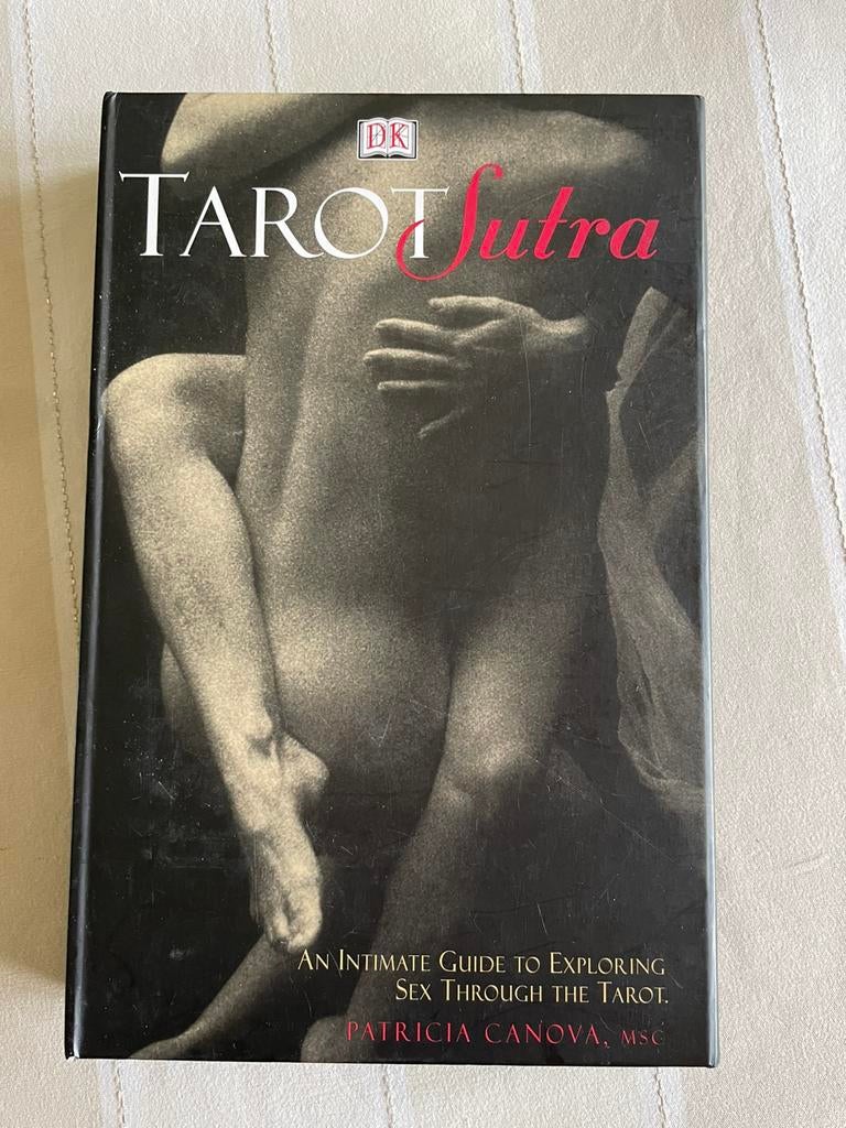 Tarot Sutra - kaartset met boek, Boeken, Ophalen of Verzenden, Zo goed als nieuw, Tarot of Kaarten leggen, Overige typen