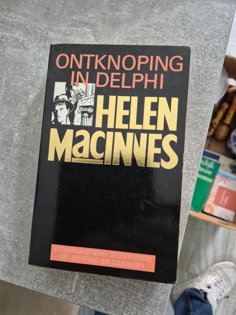 Ontknoping in Delphi - Helen MacInnes (Spionageroman), Ophalen of Verzenden, Gelezen, Helen MacInnes, Europa overig