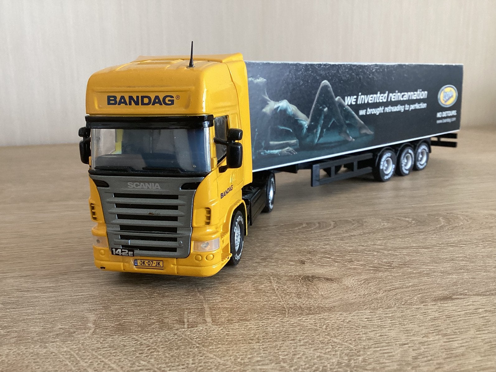 2 X Scania 1 Topliner en Scania 141 met opleggers 37,50 euro, Ophalen of Verzenden, Bus of Vrachtwagen, Tekno