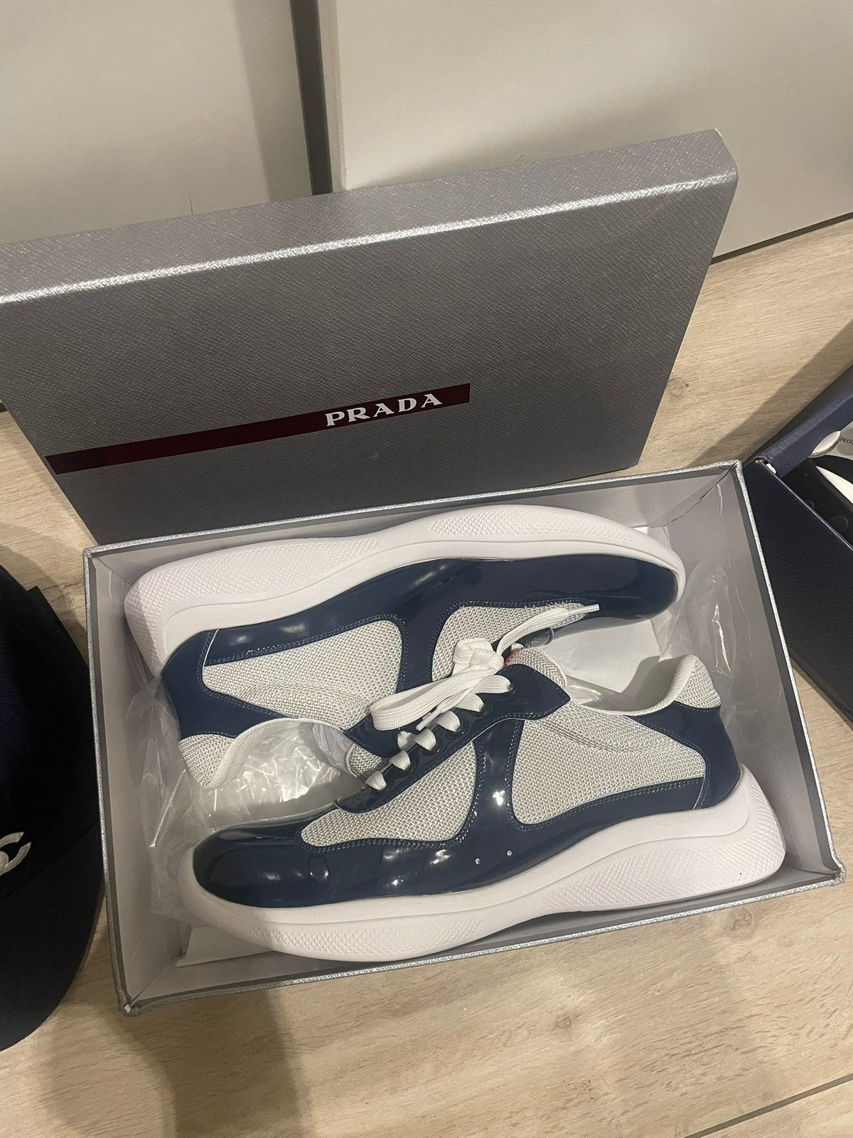 Prada cups, Ophalen of Verzenden, Zo goed als nieuw, Zwart