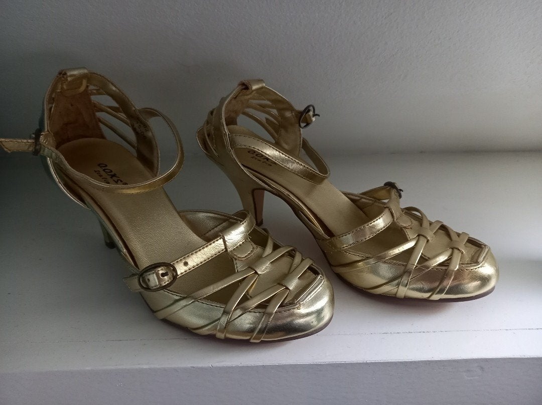 Gouden hakken schoenen maat 35, Ophalen of Verzenden, Nieuw, Overige kleuren