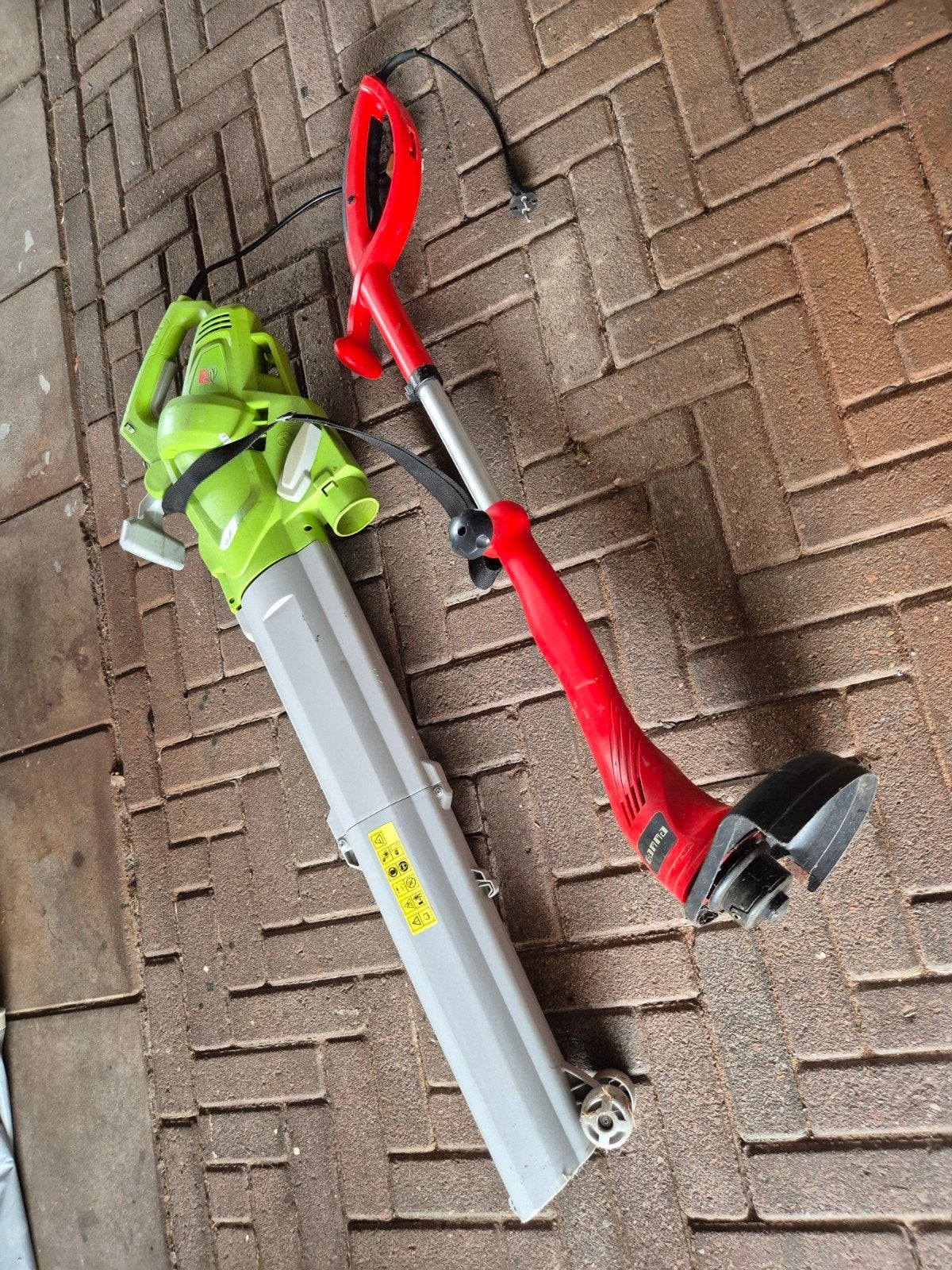 bladblazer en grasstrimmer, Ophalen, Gebruikt, Elektrisch