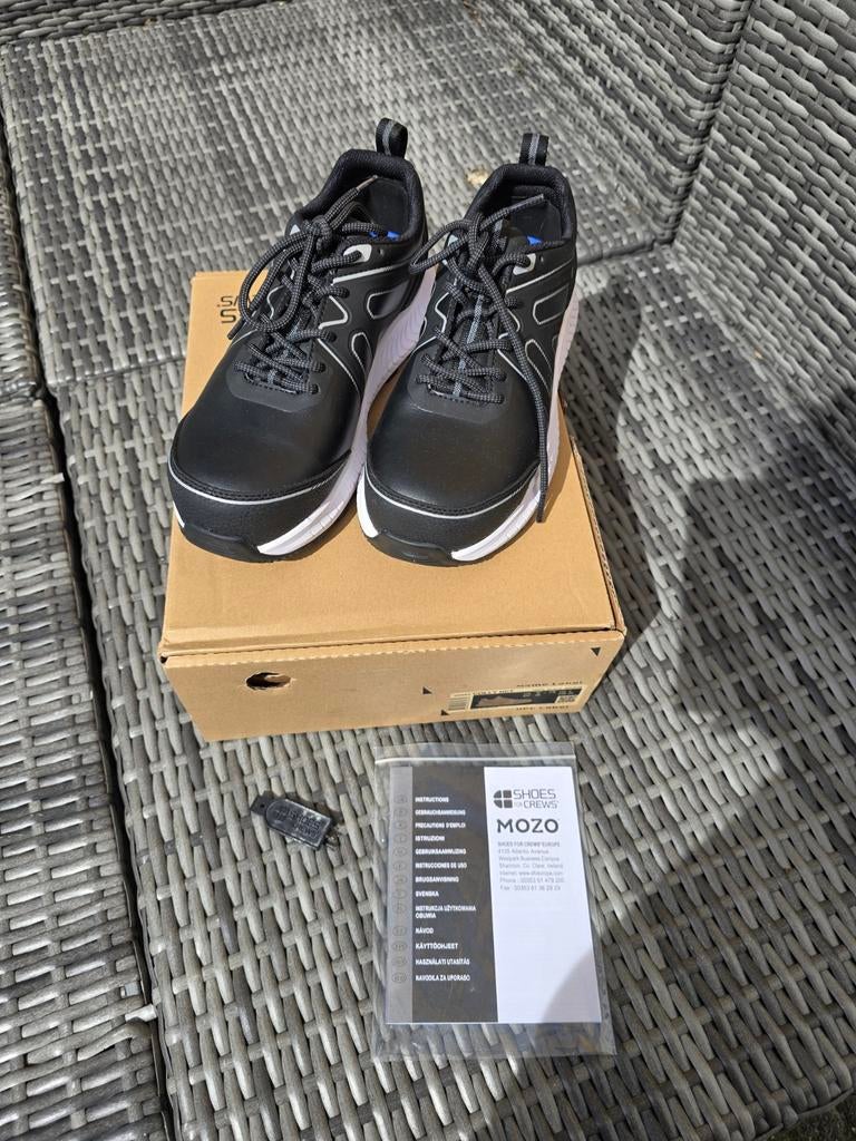 Nieuwe Zwarte Unisex Werkschoenen Maat 38 met Antislipzool, Kleding | Dames, Schoenen, Nieuw, Werkschoenen, Zwart, Ophalen of Verzenden