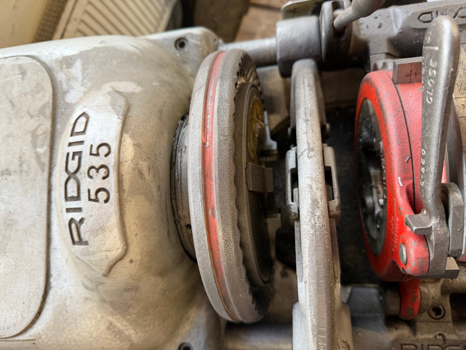 RIDGID 535 pijpschroefdraadsnijmachine, Ophalen