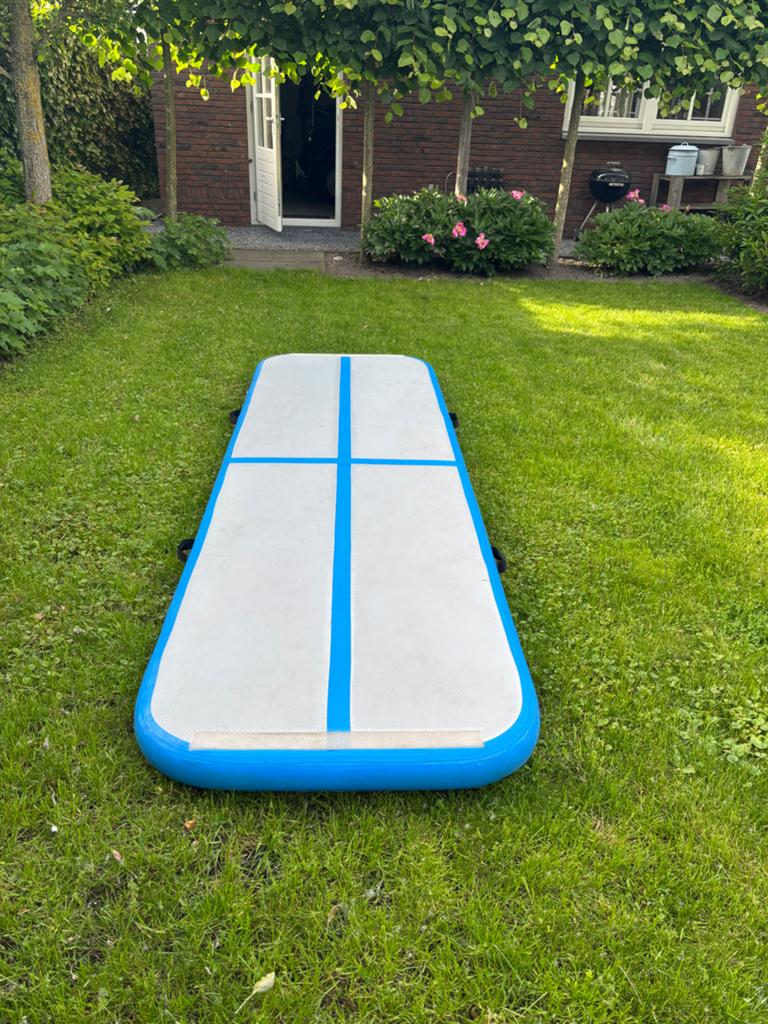 Airtrack 3m x 1m met pomp, Ophalen, Zo goed als nieuw, Blauw, Materiaal