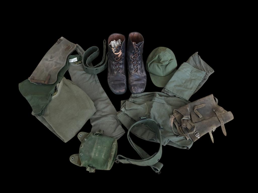 Lotje KL militair (MOET WEG), Ophalen of Verzenden, Landmacht, Nederland, Embleem of Badge